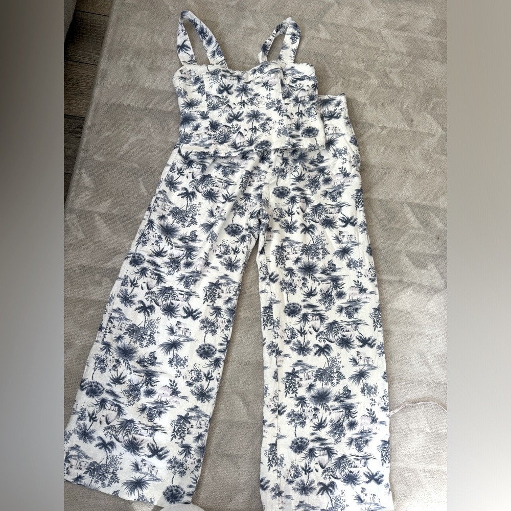 Abercrombie Linen Pants and Top, Two piece Set.